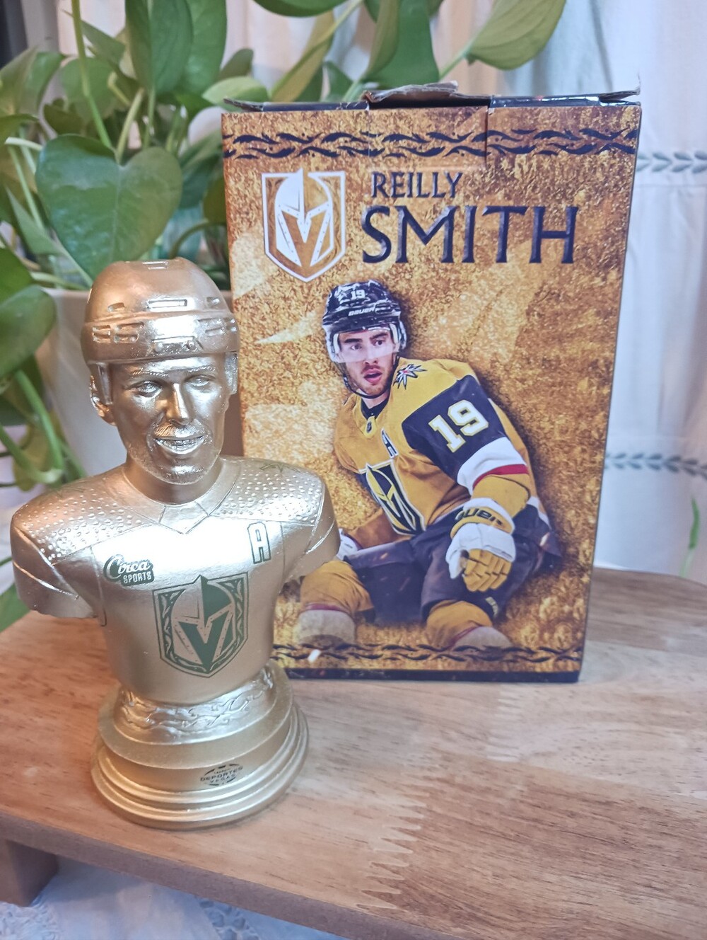 NHL Reilly Smith #19 Gold Painted Bust Collectible Figurine Vegas Golden Knights